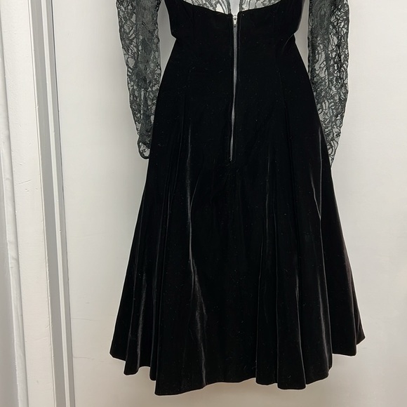 Vintage Niki Velvet and Sequined Lace Party Dress Size 8 - Picture 6 of 12